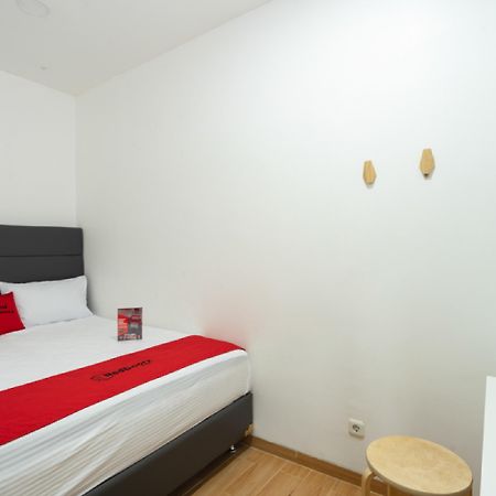 Reddoorz Plus @ Danau Sunter Utara Jakarta Kültér fotó