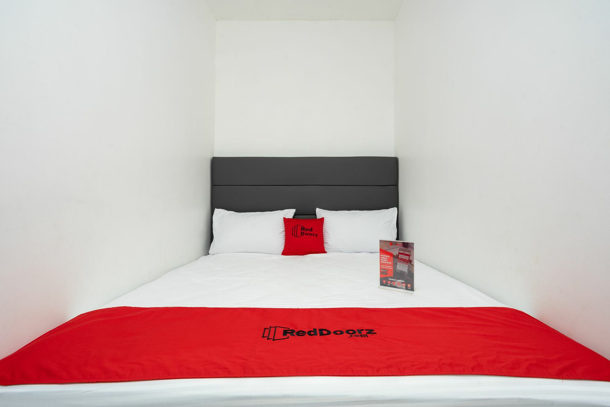 Reddoorz Plus @ Danau Sunter Utara Jakarta Kültér fotó